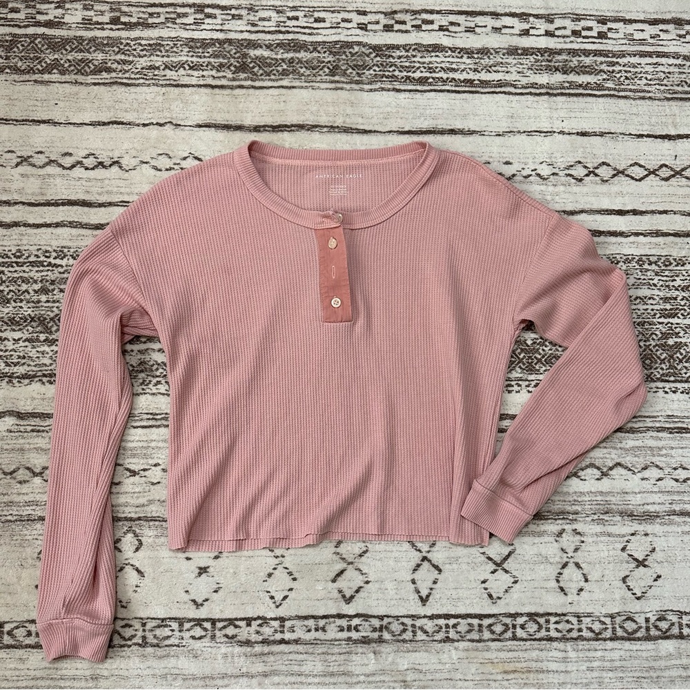 American eagle long sleeve crop top with three button detail